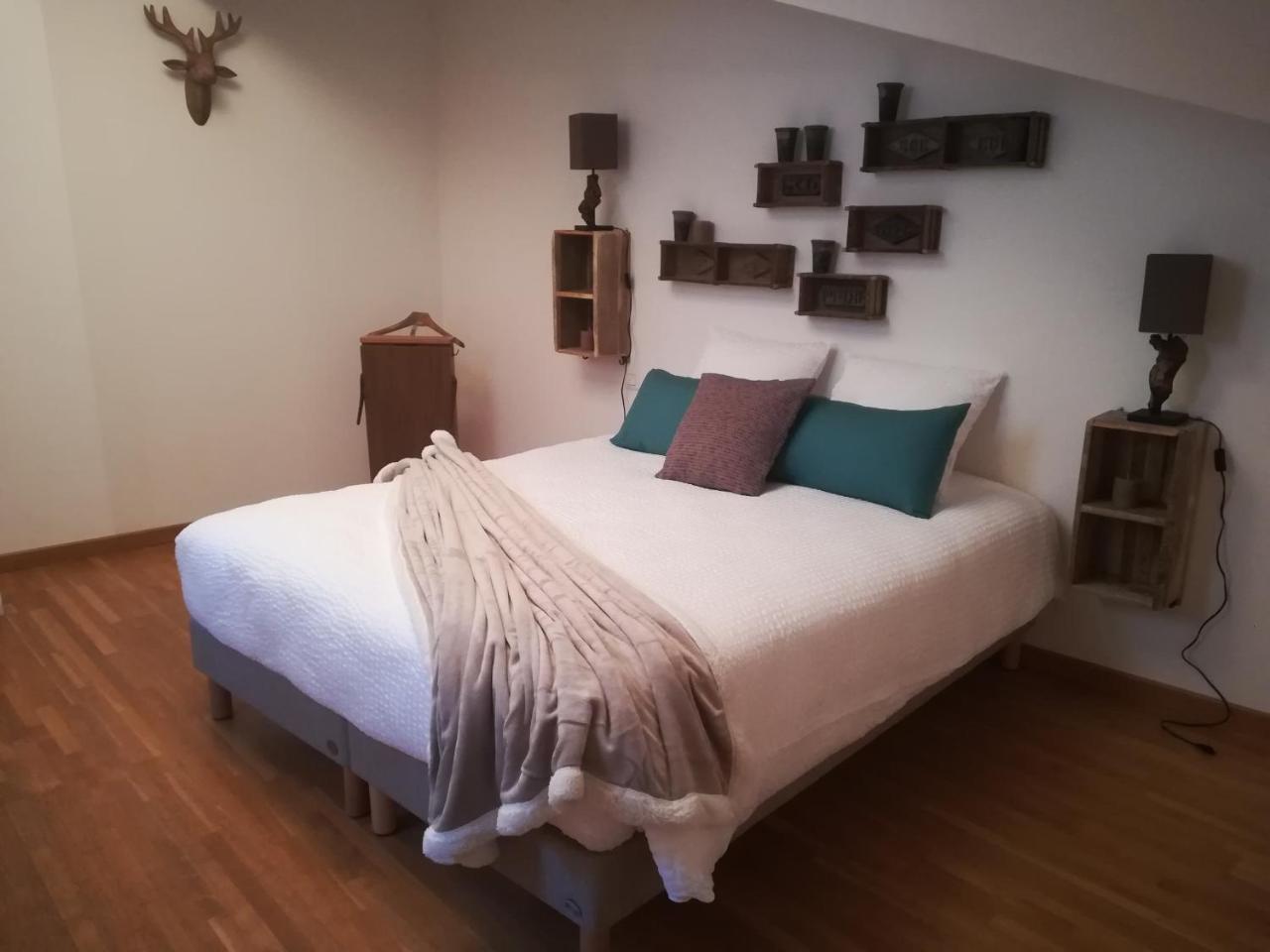 Chambre D'Hotes Les Rives De La Tronne Mer Exteriér fotografie