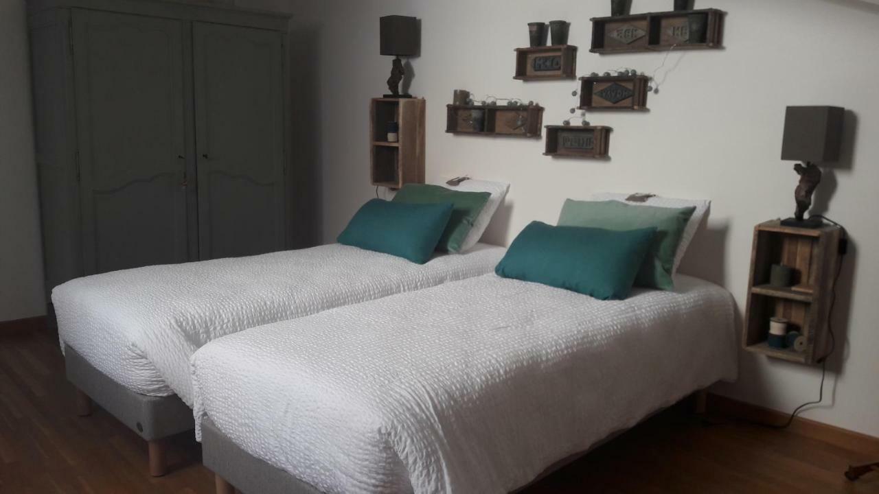 Chambre D'Hotes Les Rives De La Tronne Mer Exteriér fotografie