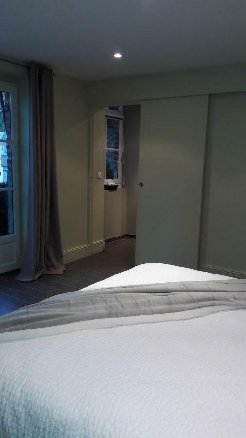 Chambre D'Hotes Les Rives De La Tronne Mer Exteriér fotografie
